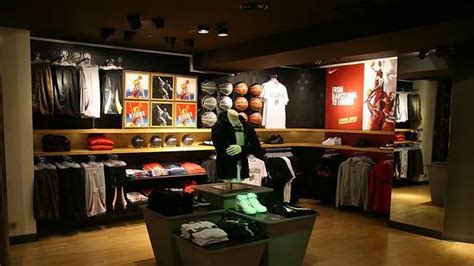 Nike abre una tienda en la 'milla de oro' de Madrid.